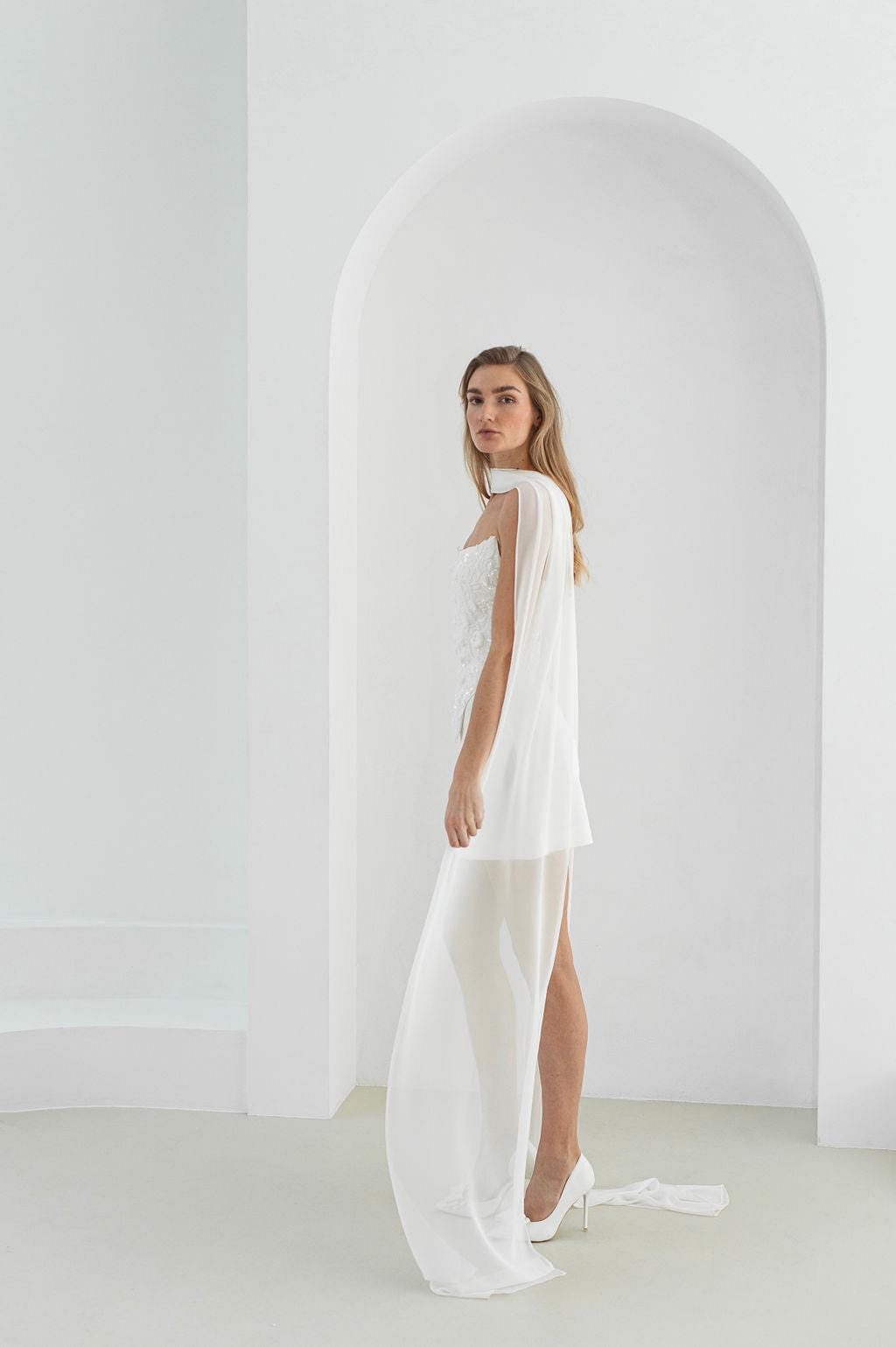 short lace  corset wedding dress for bridal reception with chiffon cape